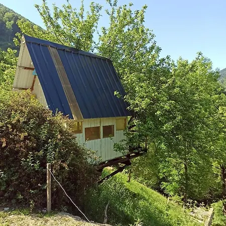 Campsite Dans Un Pommier Boutx